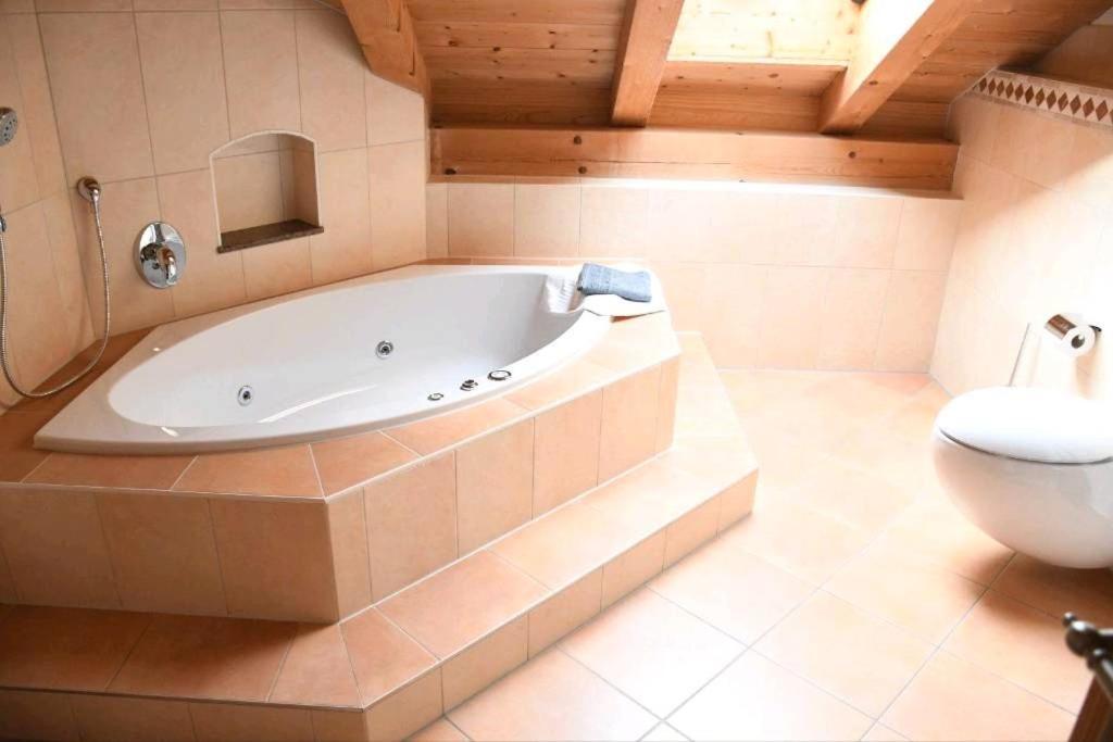 Ferienwohnung Glueck Saaldorf-Surheim Exteriér fotografie